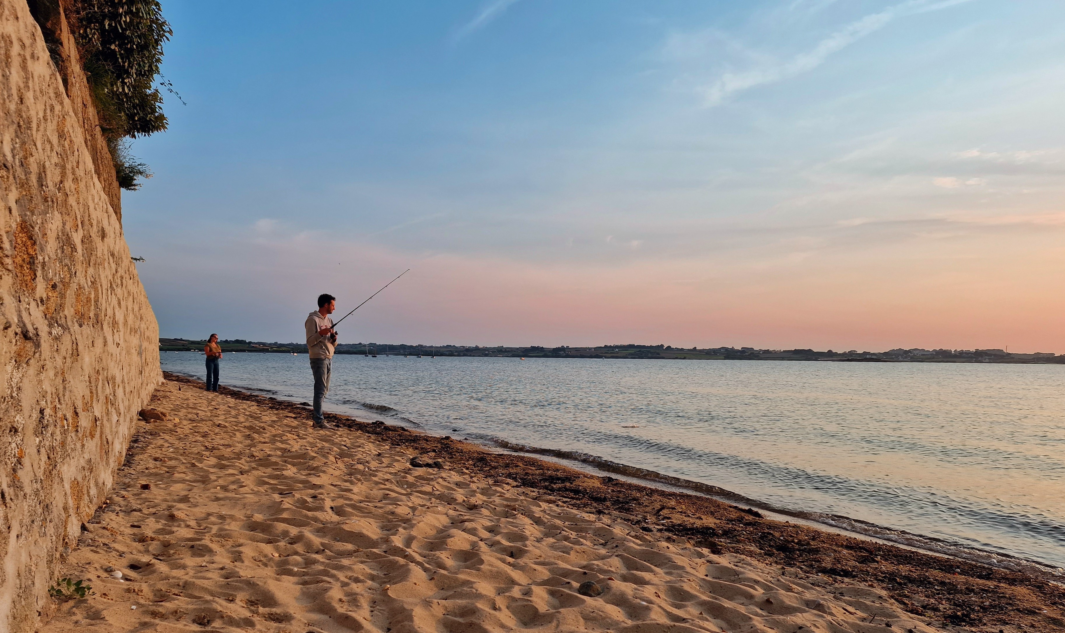 Casting fishing at the port of Carantec