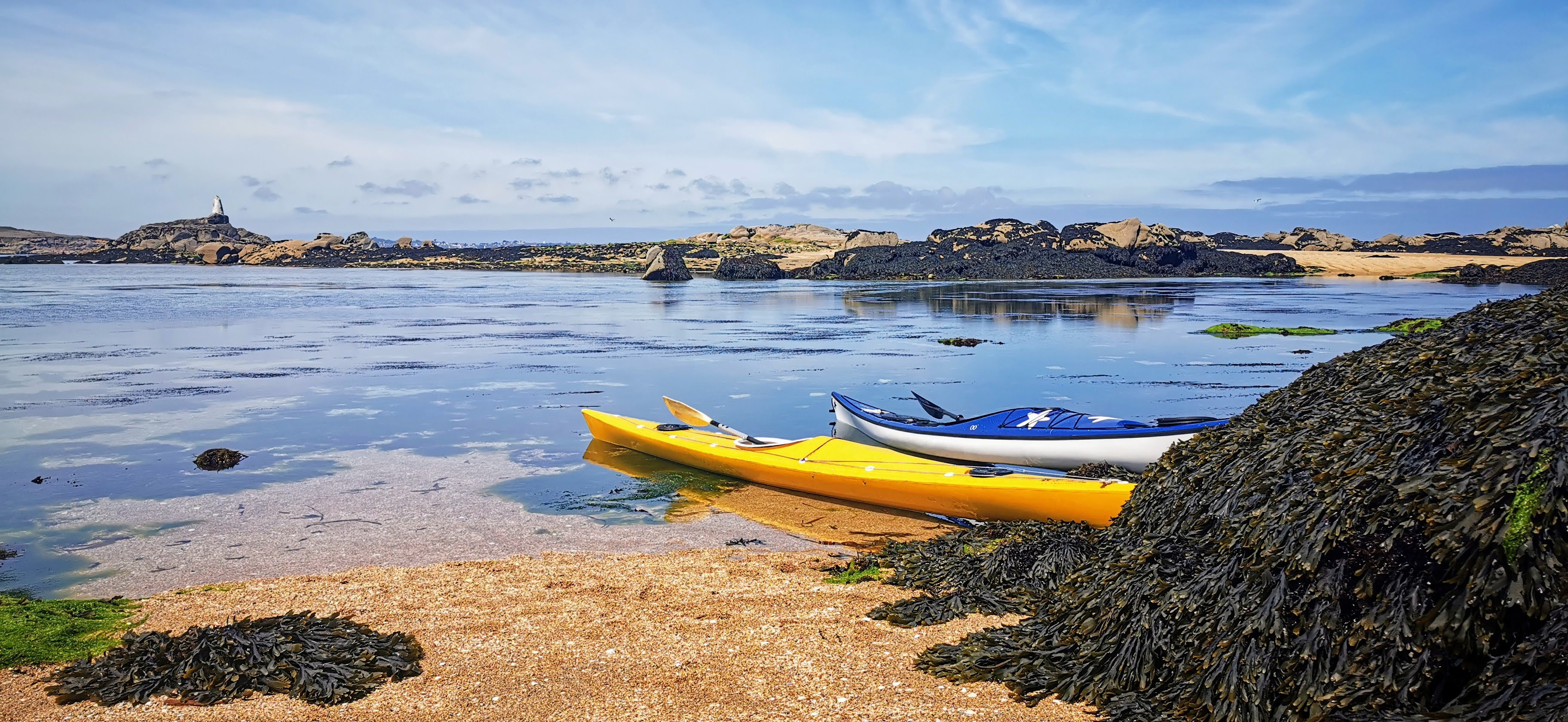 Sea kayaking in the bay of Morlaix