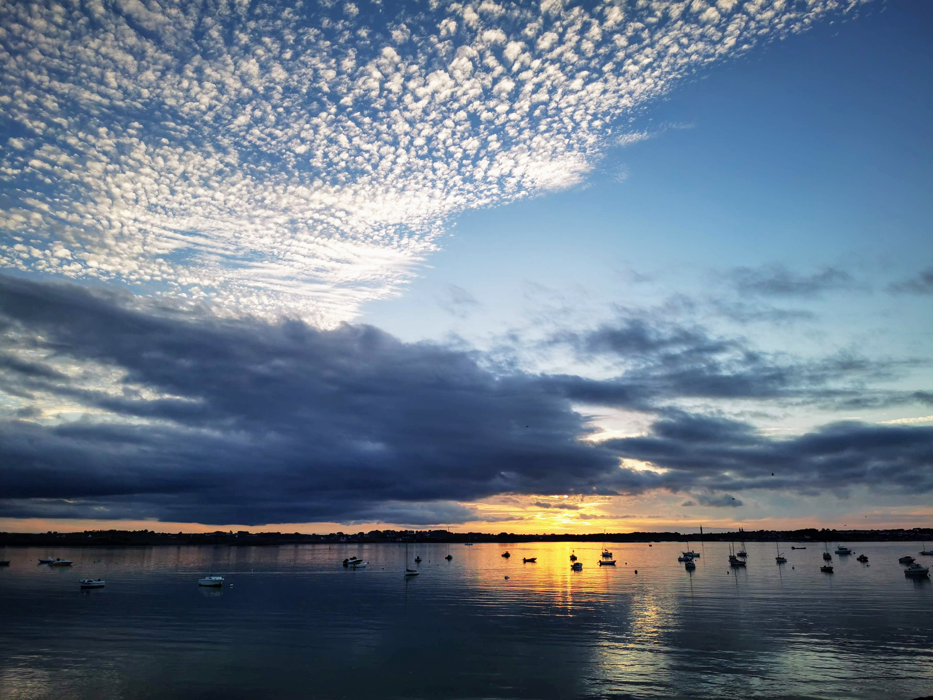 Between sky and sea in the Bay of Morlaix