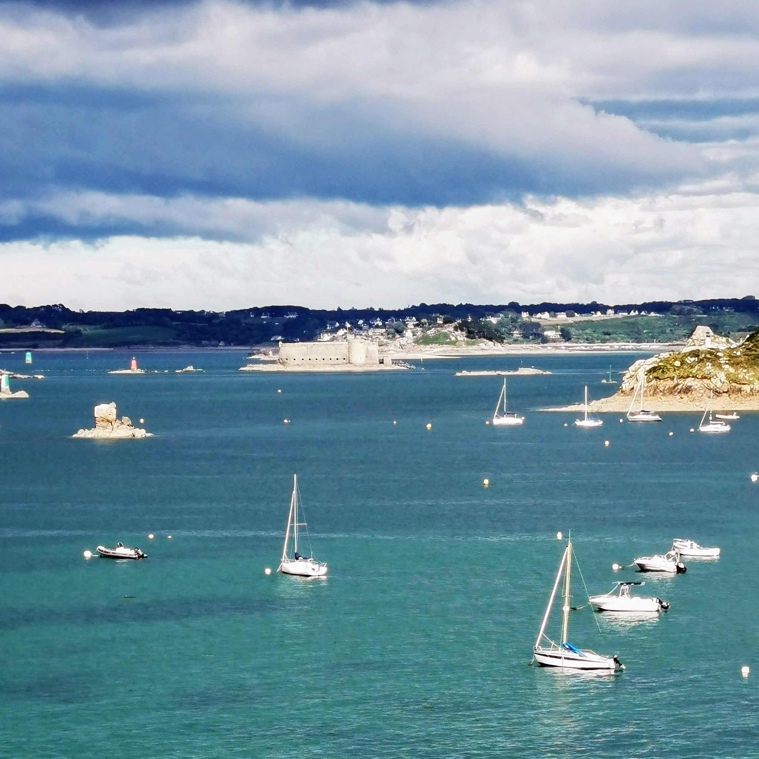 The anchorages of Kelenn and Saint-Carantec